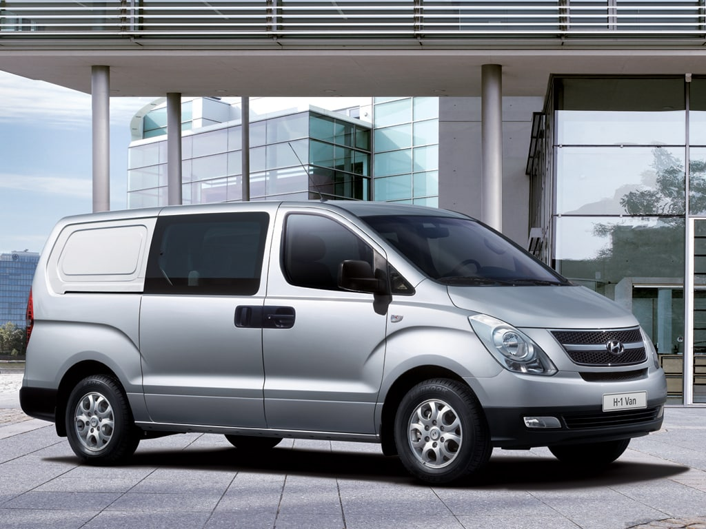 Rental Mobil Kapasitas 9 Orang, Sewa Mobil 9 Kursi Murah, Rental Mobil Keluarga Besar, Sewa Hiace dan Elf, Jasa Rental Mobil Terpercaya