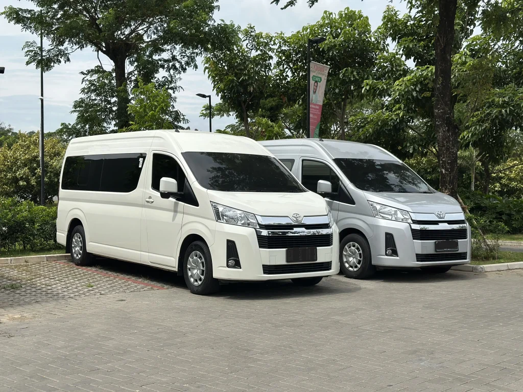 Alasan Memilih Sewa Hiace untuk Perjalanan Dinas dan Kunjungan Bisnis